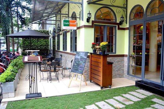 Dahi Handi Indian Restaurant